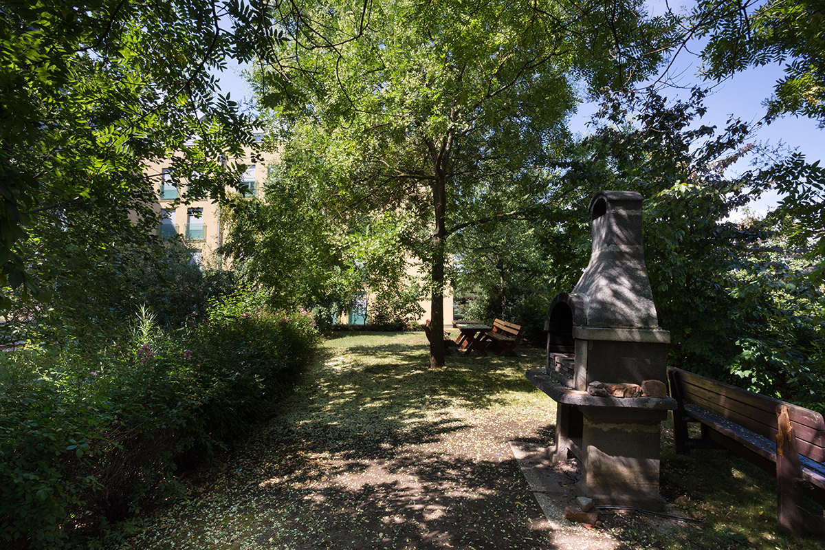 Garden and outdoor area at Haus Eisenstadt student residence in Vienna
